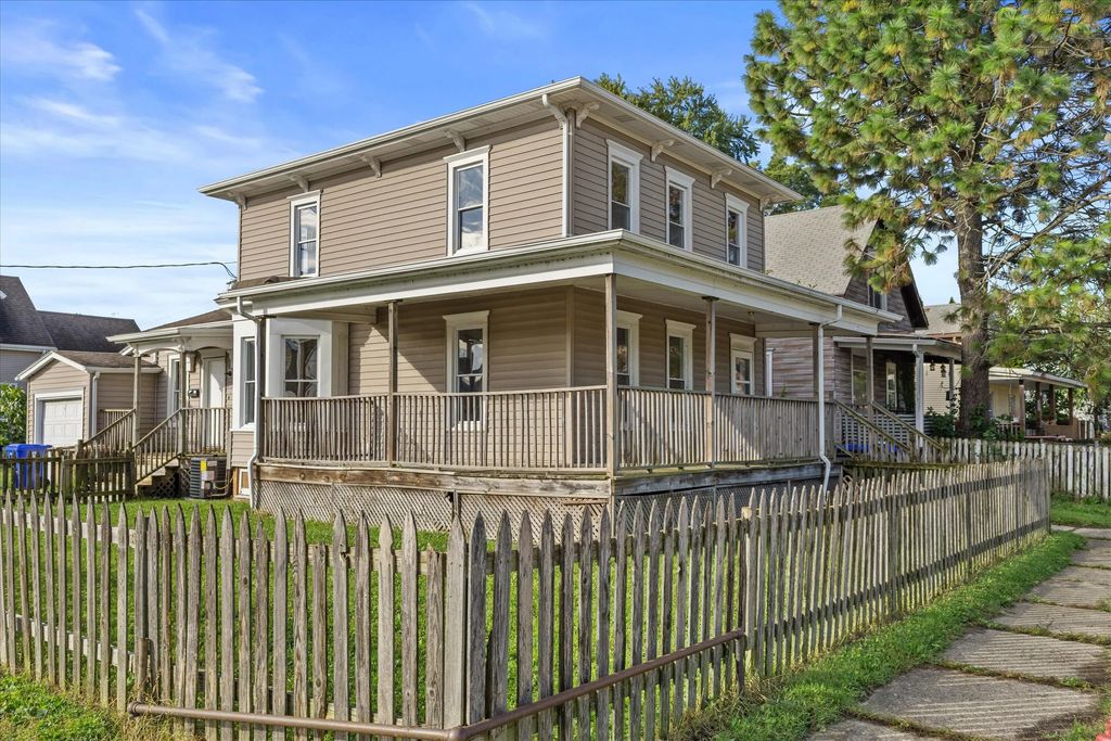 1105 57th St, Kenosha