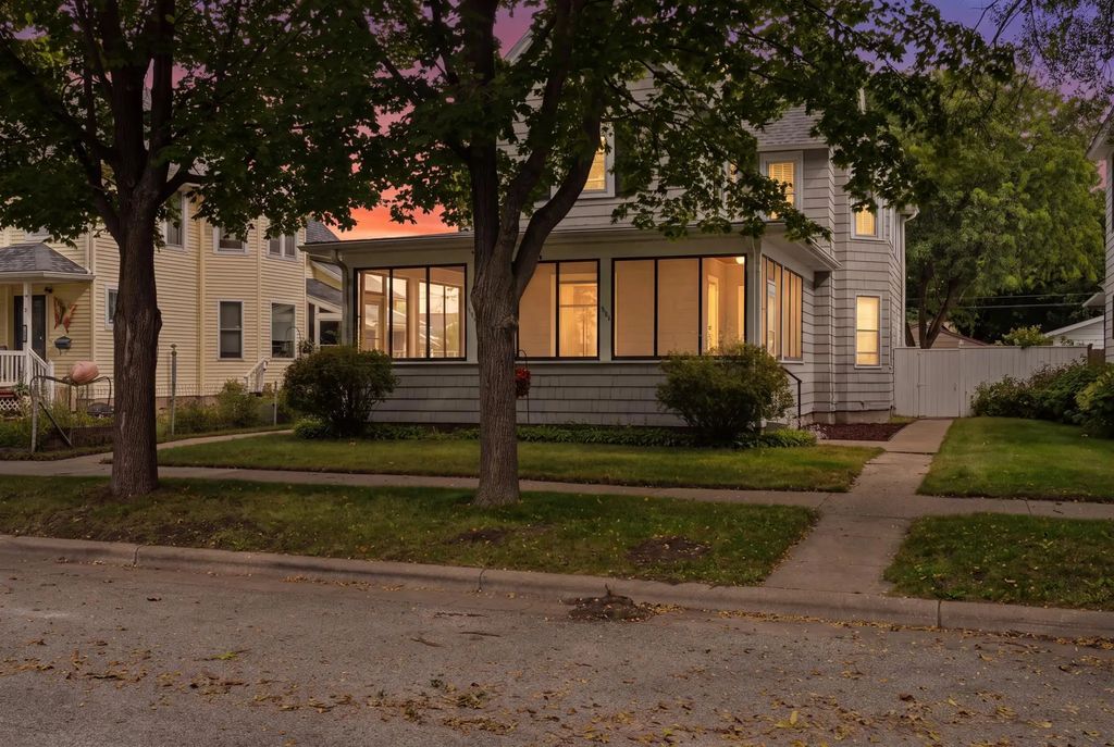 1536 Wood St, La Crosse