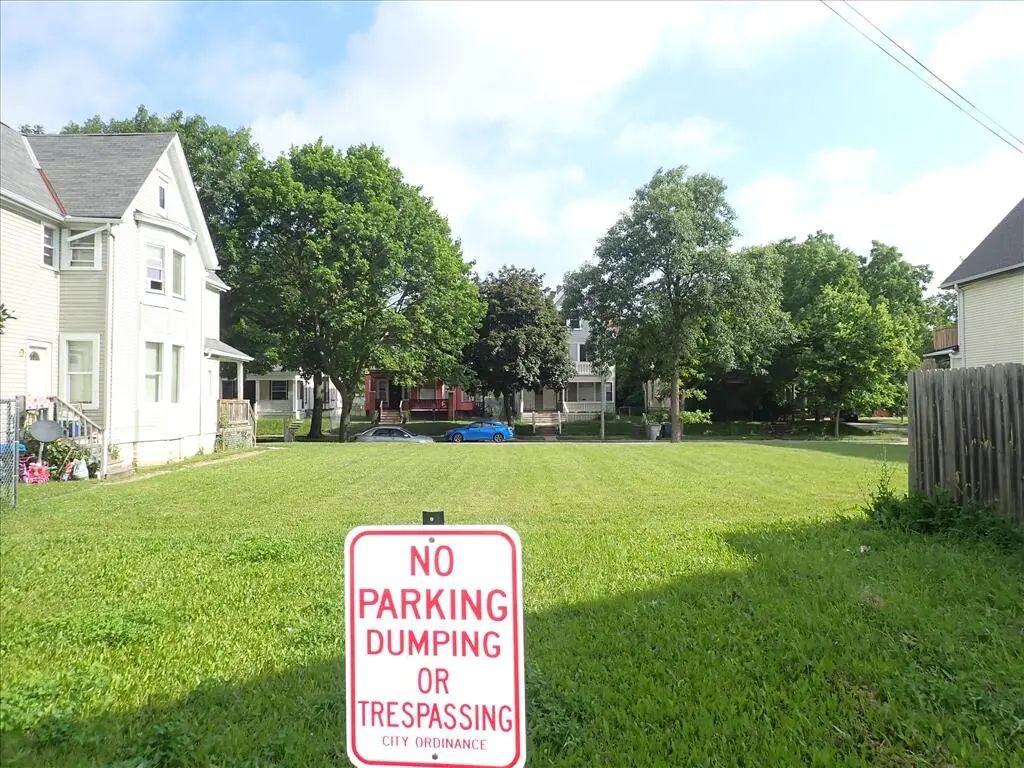 3313 W Saint Paul Ave, Milwaukee
