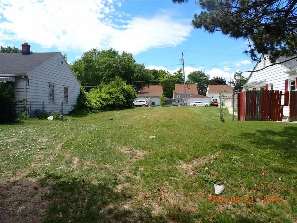 5259 N Teutonia Ave, Milwaukee