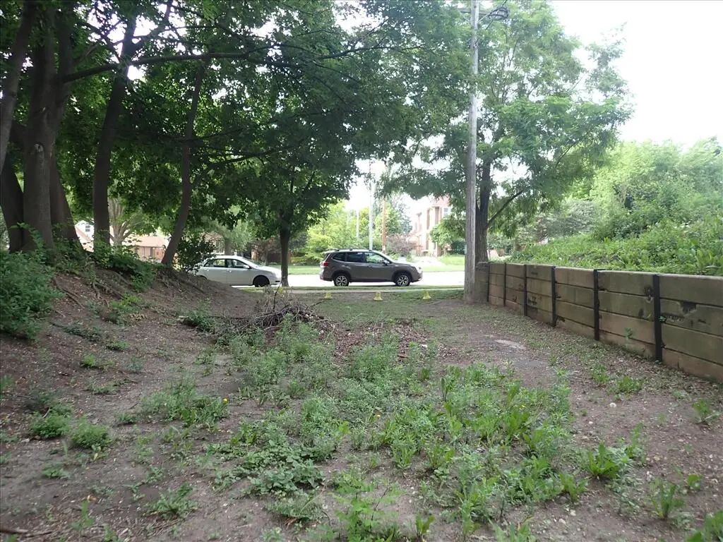 5212 W Wisconsin Ave, Milwaukee