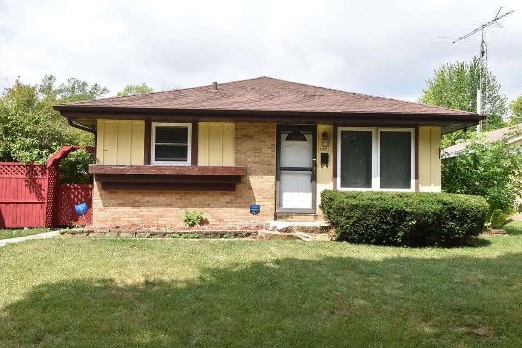 4935 N 88th St, Milwaukee