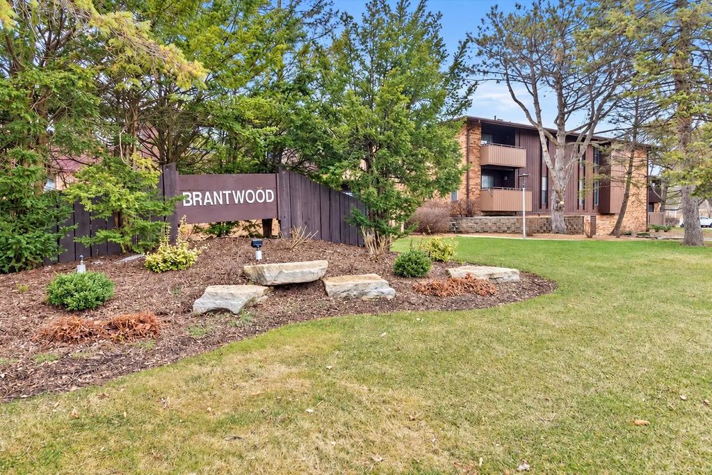 7011 N Green Bay Ave Unit A, Glendale