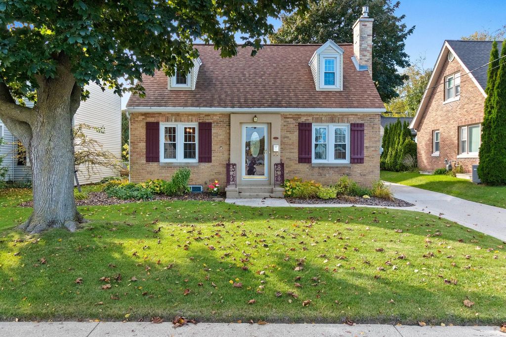 1132 N 15th St, Manitowoc