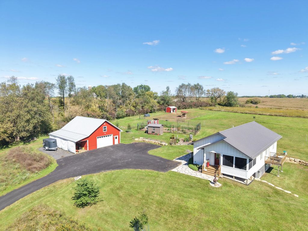 S3874 Bakkom Rd, Viroqua