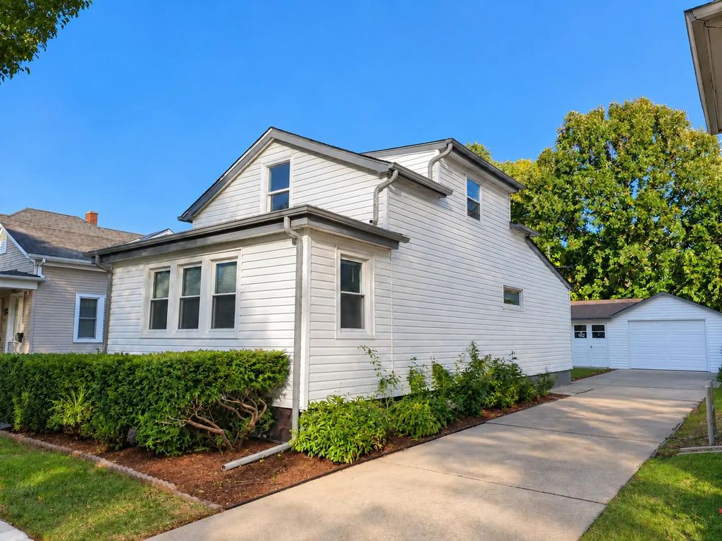 1437 Park Ave, Racine