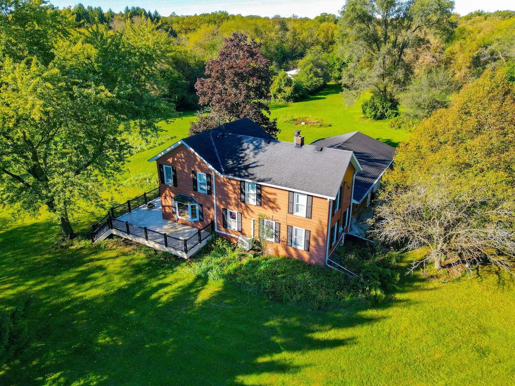 N2741 County Rd Z Rd, Sullivan