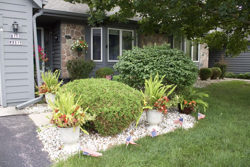 W180n9872 Riversbend Cir W, Germantown