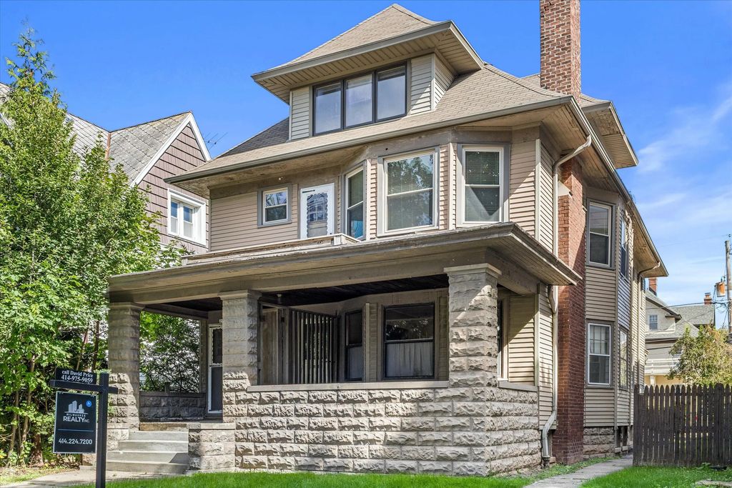2912 N Maryland Ave, Milwaukee