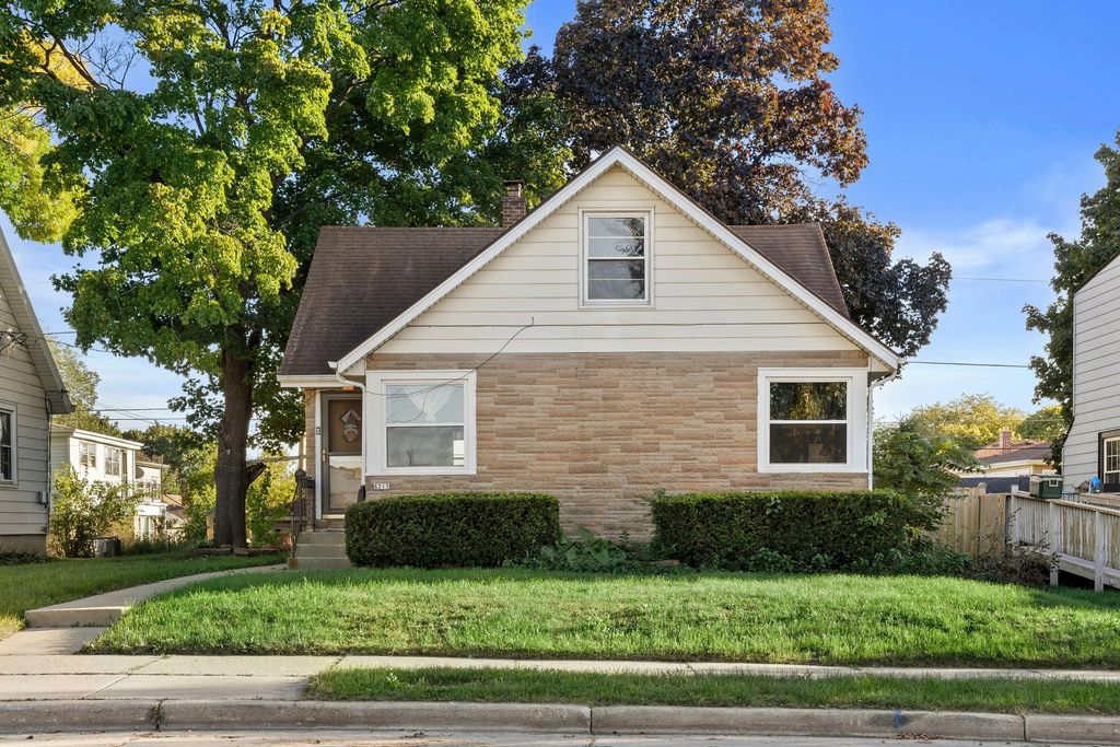 6215 W Arthur Ave, West Allis