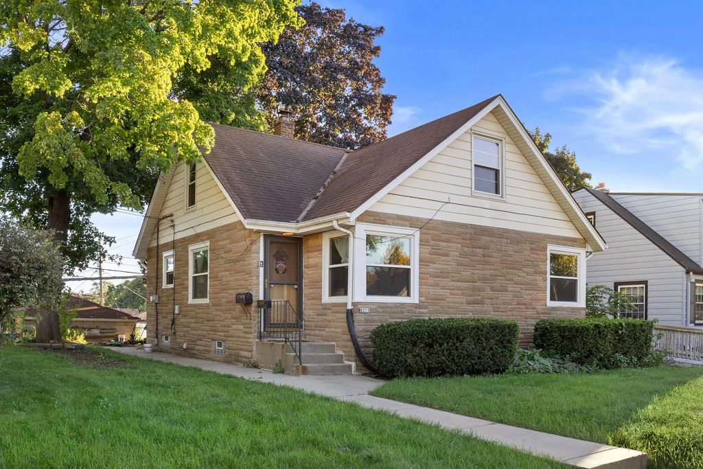 6215 W Arthur Ave, West Allis