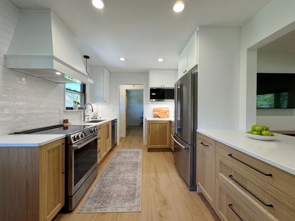 2885 Burlawn Pkwy, Brookfield