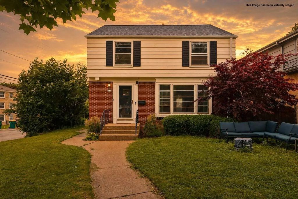 4315 N Wildwood Ave, Shorewood