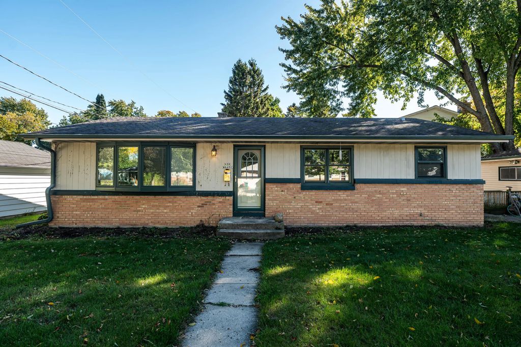 N39w6631 Jackson St, Cedarburg