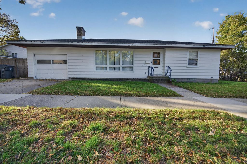 920 Zeisler St, La Crosse