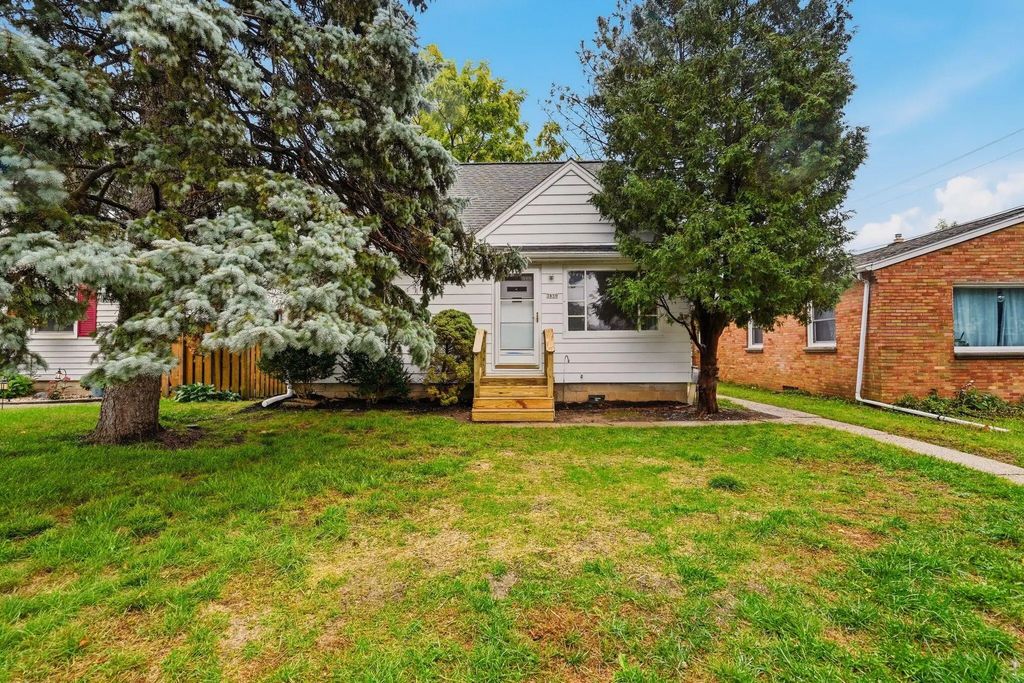 3850 S 53rd St, Milwaukee