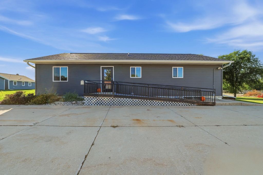 409 Degner Ave, Mayville