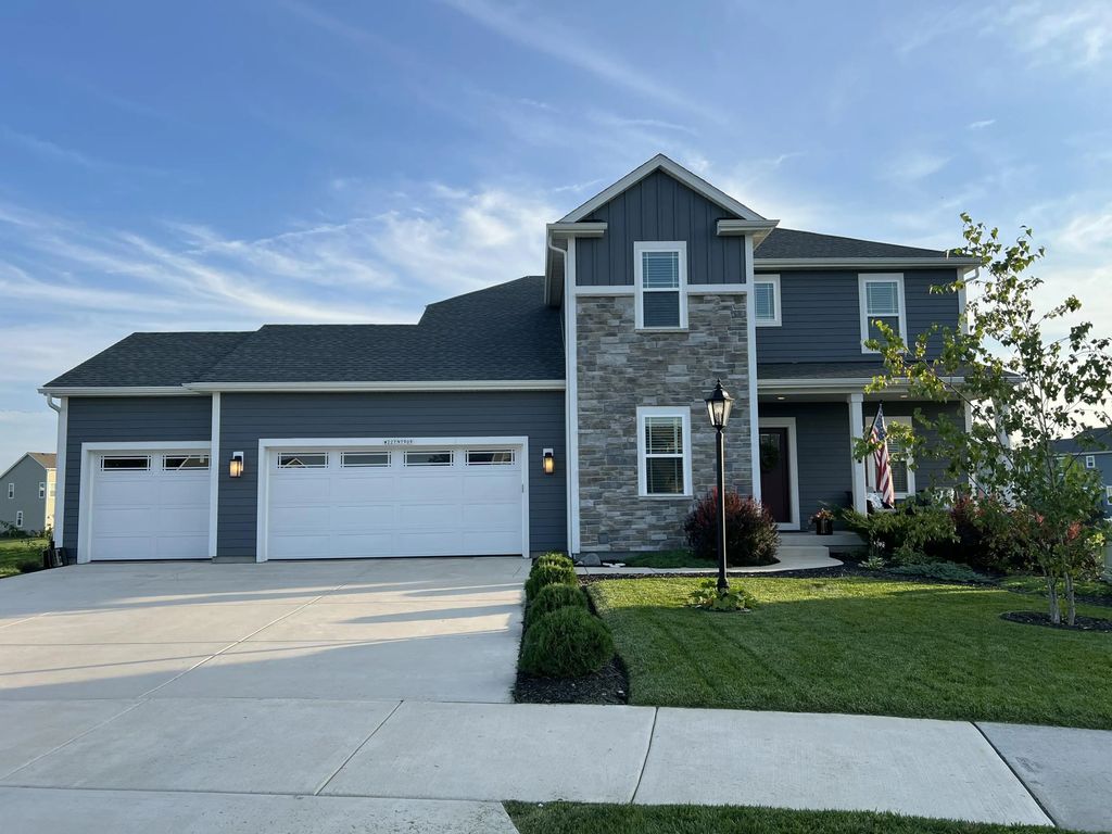W227n7909 Tamarack Ct, Sussex