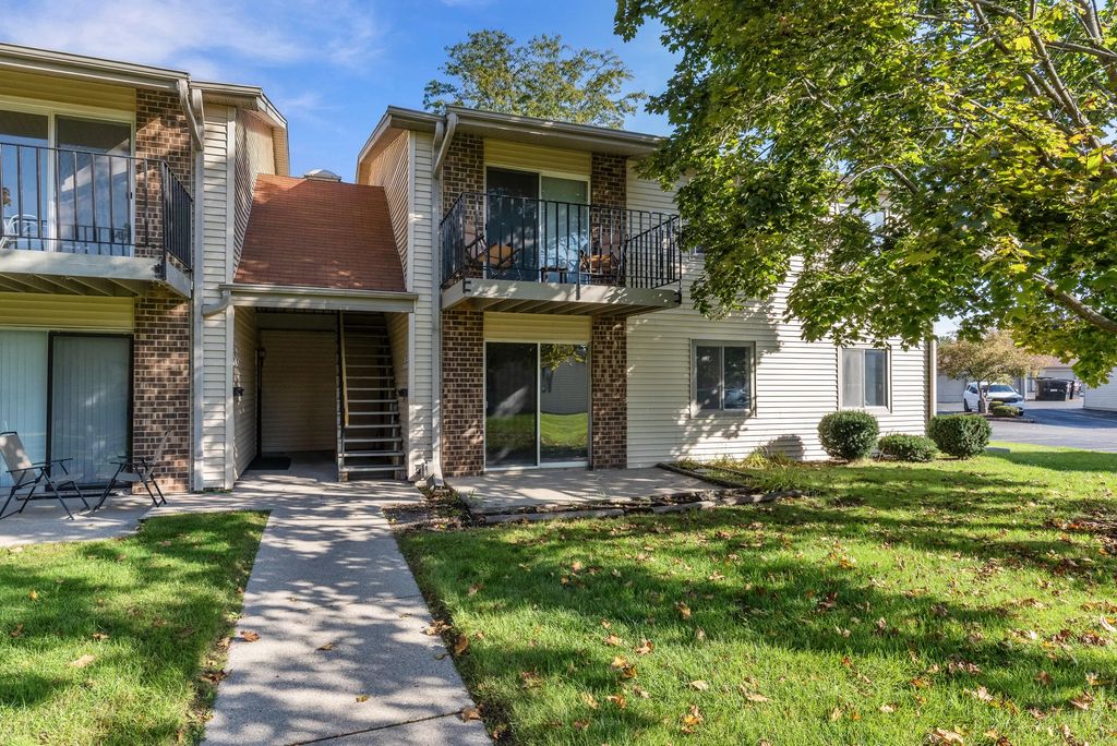 W170n11521 Armada Dr, Germantown