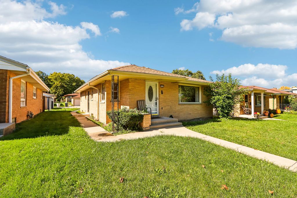 3929 N 62nd St, Milwaukee