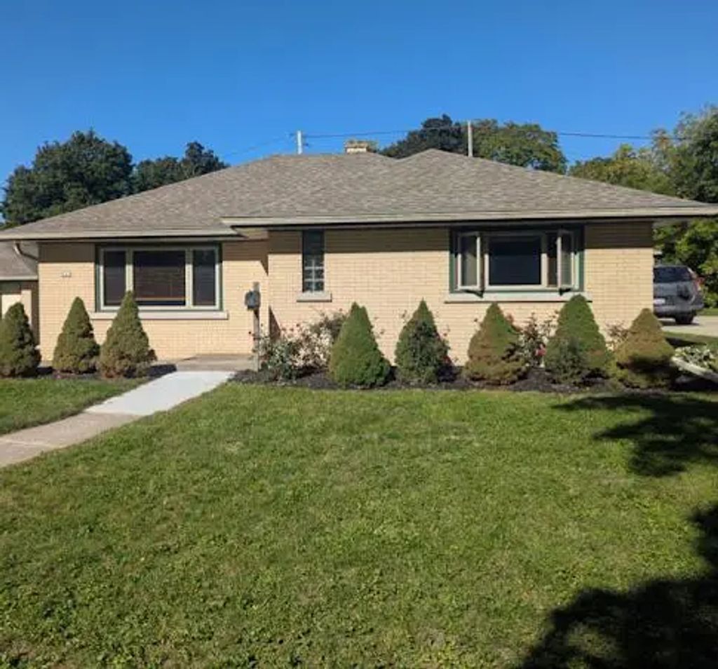 221 N Story Pkwy, Milwaukee