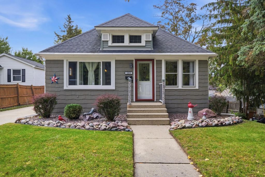 1059 Walnut St, West Bend