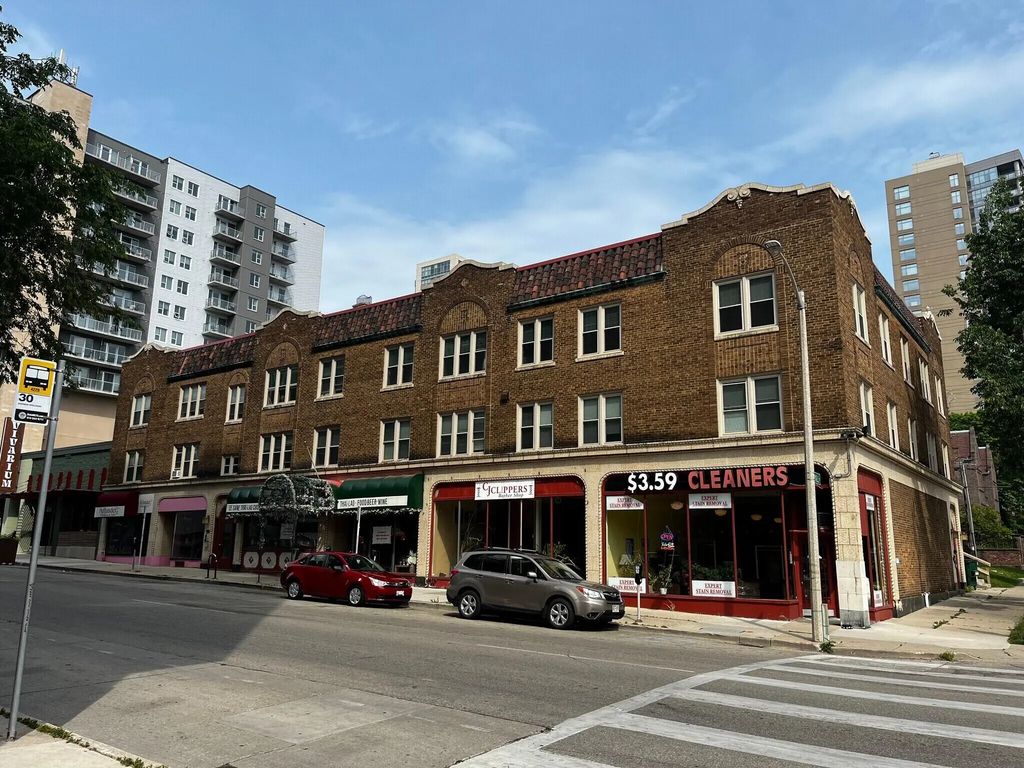 1800 N Farwell Ave, Milwaukee