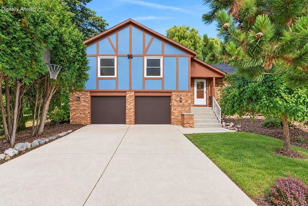 4004 Greenwood Ct, Sheboygan