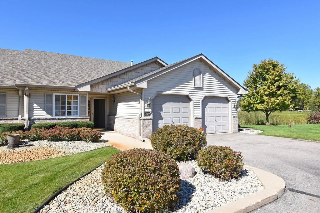 25016 87th St 2, Salem Lakes