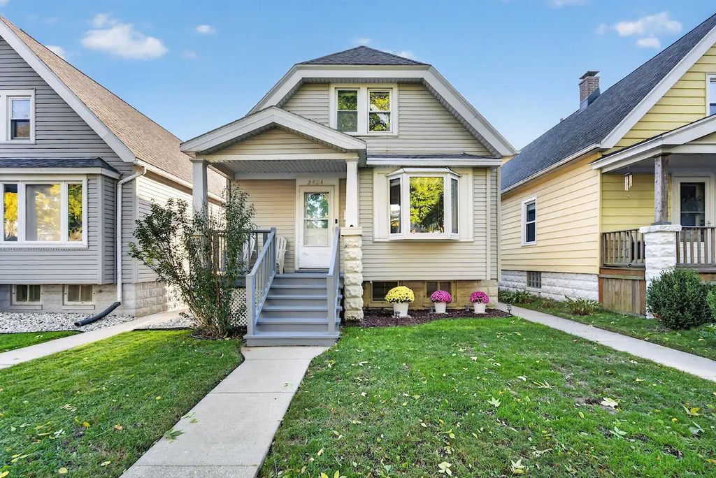 2624 S 3rd St, Milwaukee