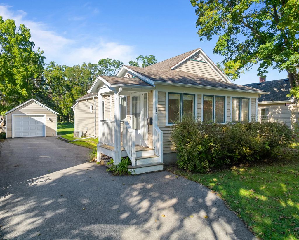 525 Spring St, Lake Geneva