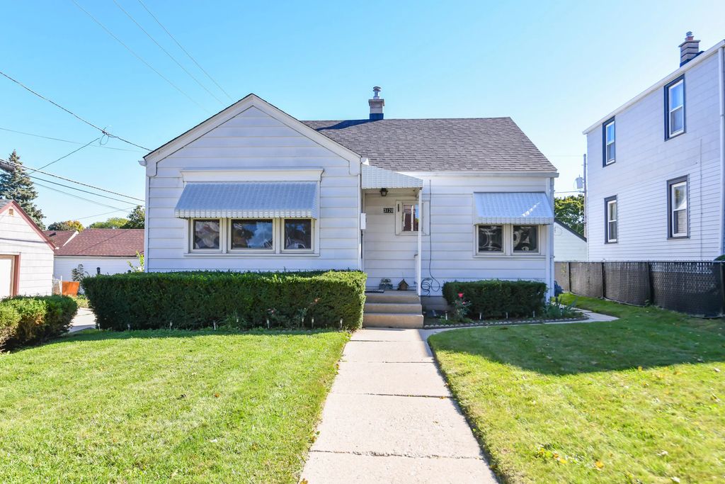 3120 S 24th St, Milwaukee