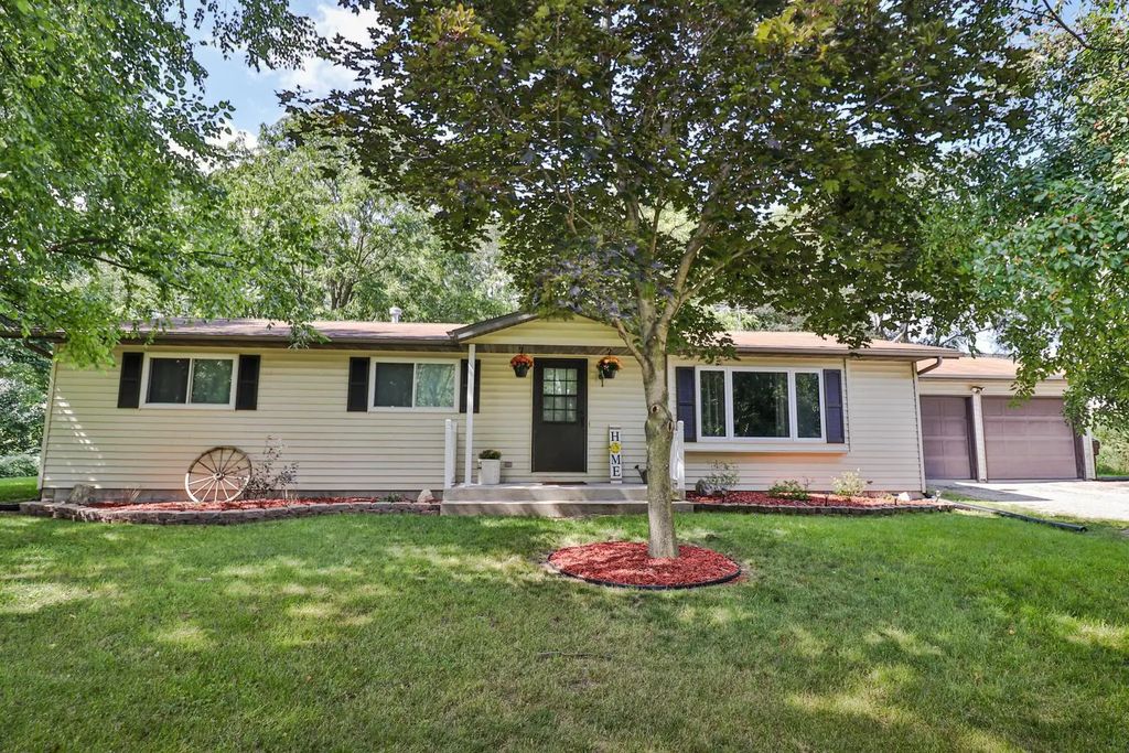 208 Jefferson St, Palmyra