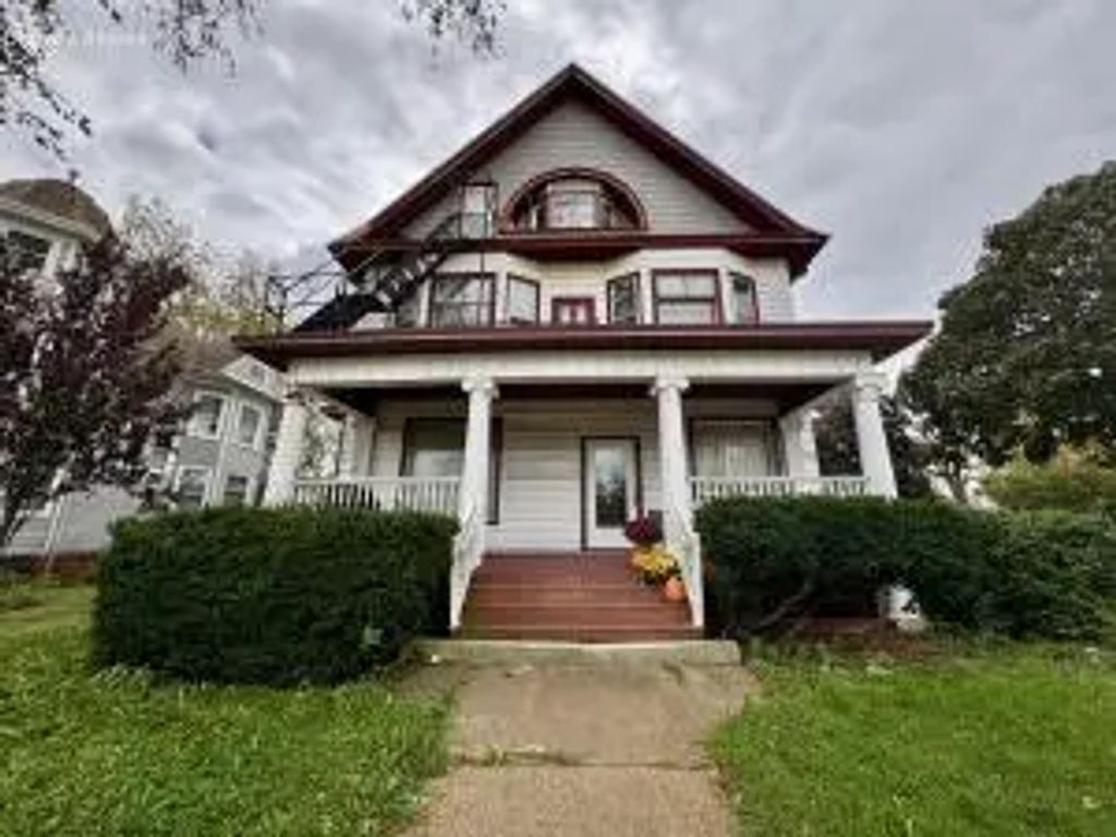 2109 Washington Ave Lf, Racine