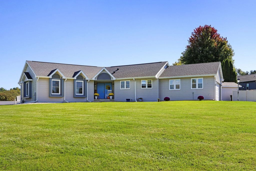 N7066 Lakeshore Ave, Sugar Creek