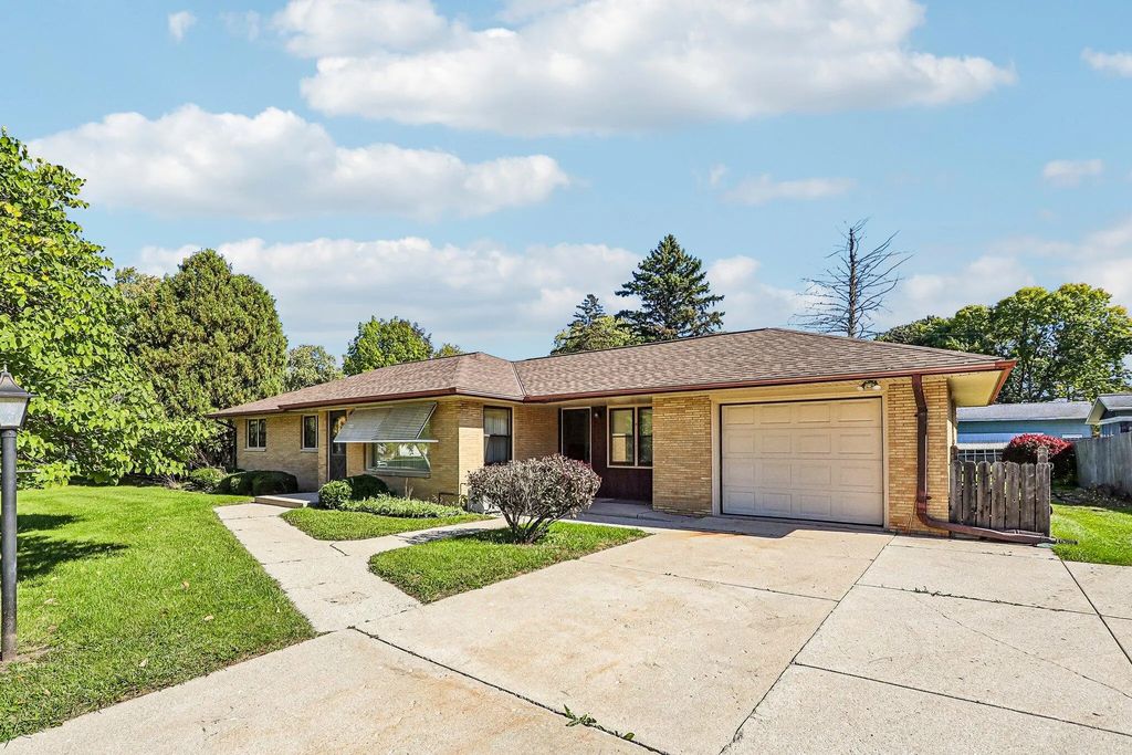 8516 N 54th St, Brown Deer
