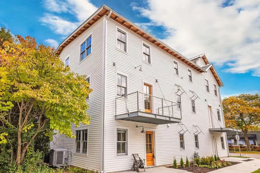 N52w6298 Mill St, Cedarburg