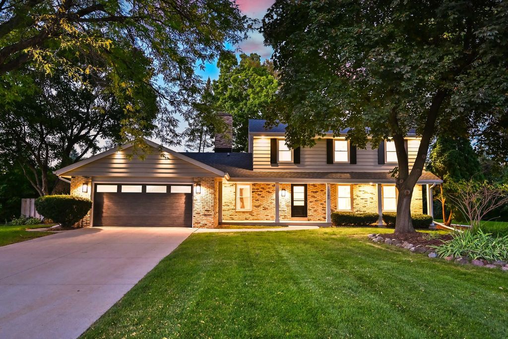 13380 Burlawn Pkwy, Brookfield