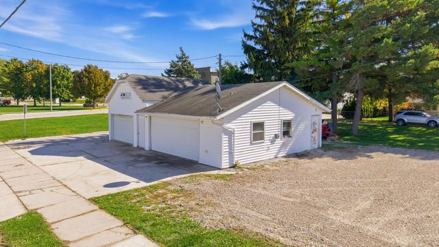 2120 Broadway St, New Holstein