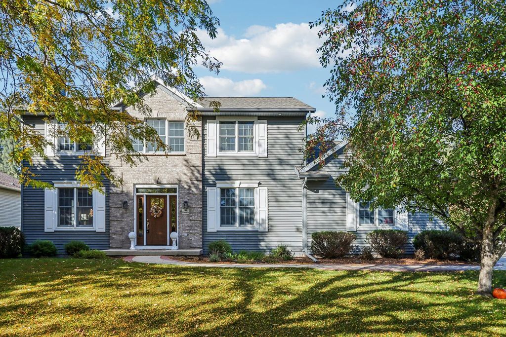 301 Pinnacle Dr, Lake Mills