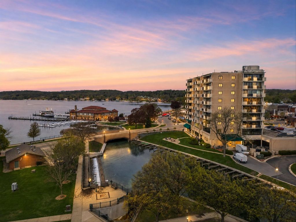 101 Broad St 901, Lake Geneva
