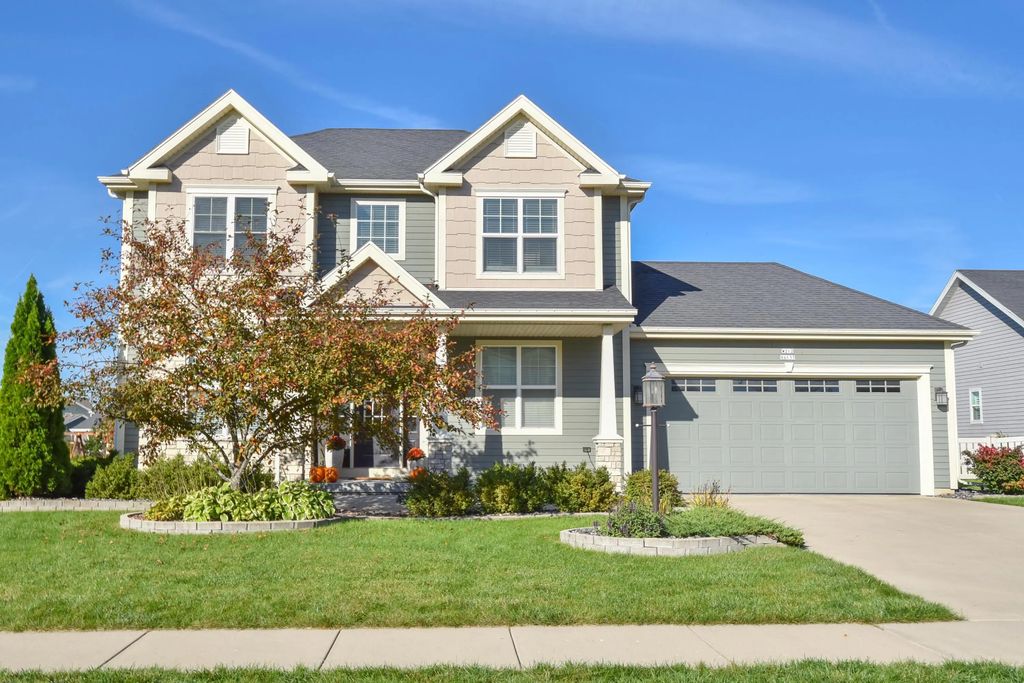 W212n6133 Legacy Trl, Menomonee Falls