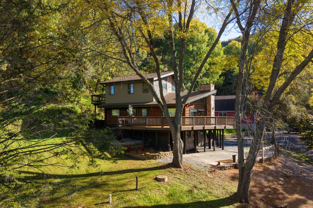 W4591 Drectrah Rd, Barre