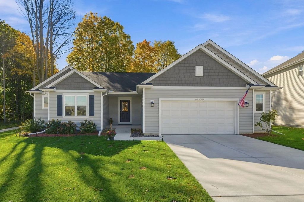 W197n16648 Ridgeway Dr, Jackson