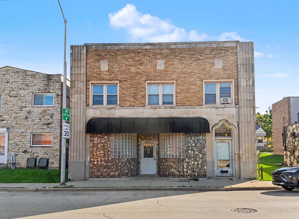 8621 W Greenfield Ave, West Allis