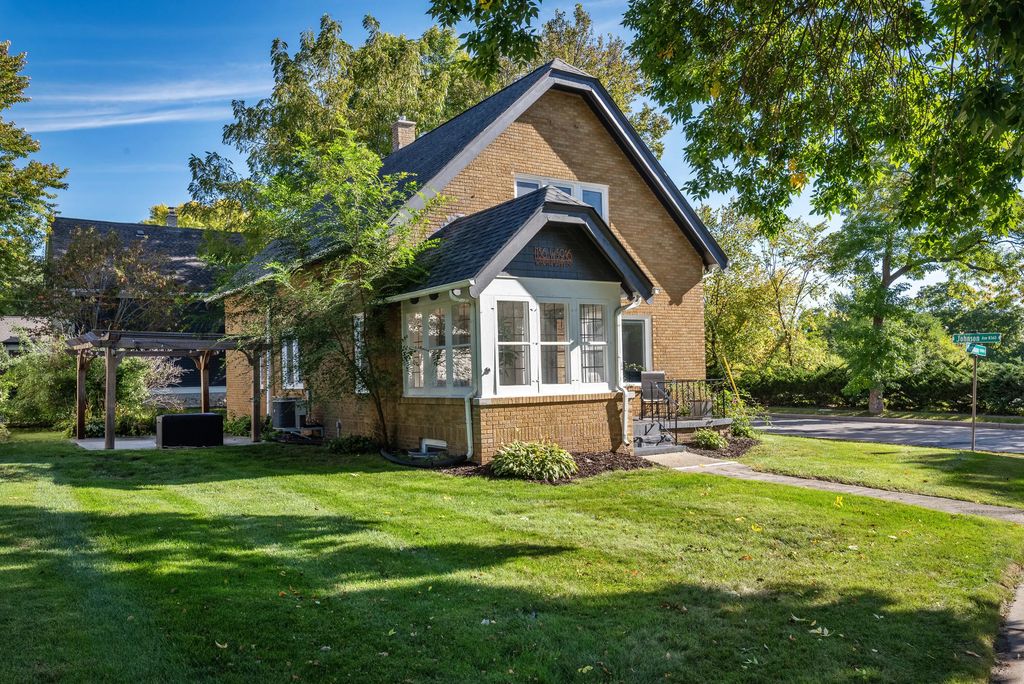 N36w5916 Wurthmann St, Cedarburg