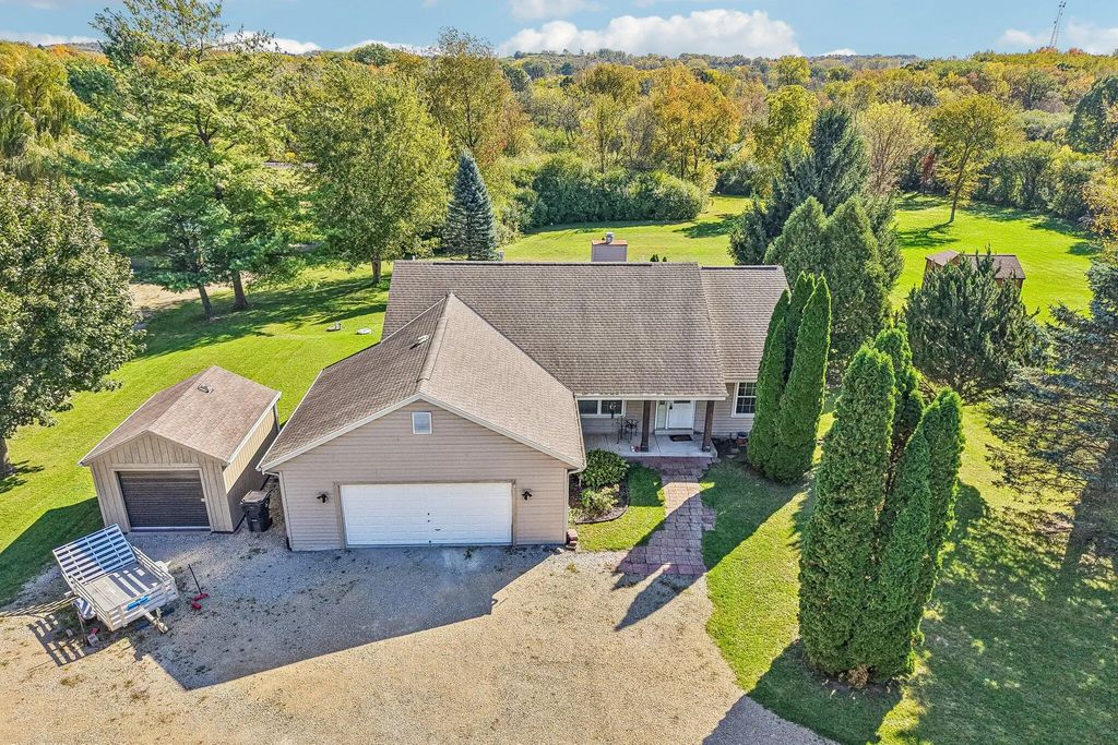 N6244 Jefferson Rd, Aztalan