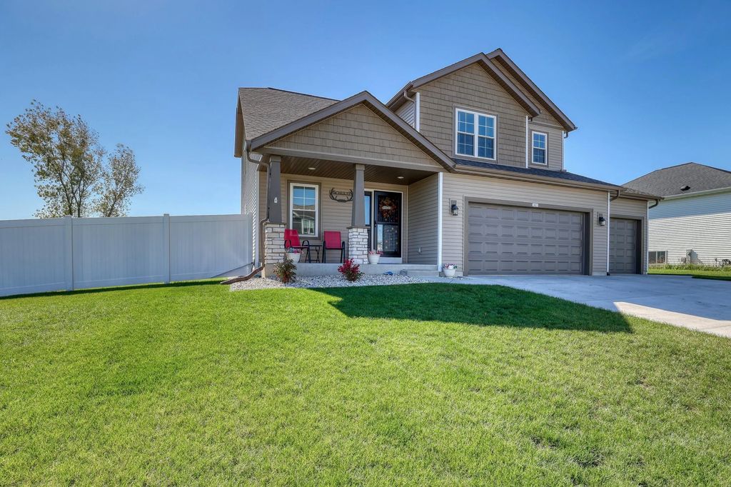 1421 Beacon Dr, Watertown