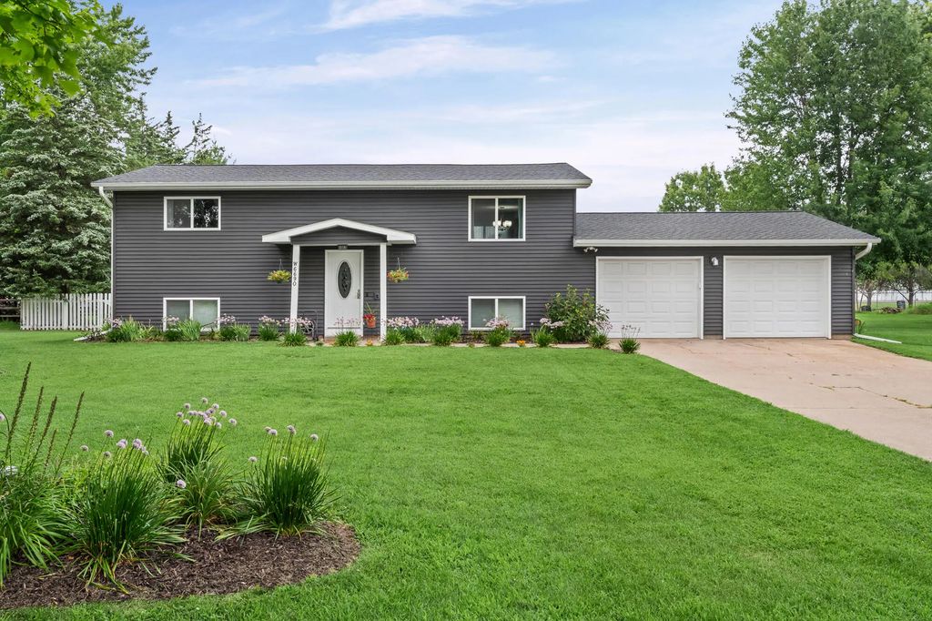 W6690 Reef Rd, Onalaska