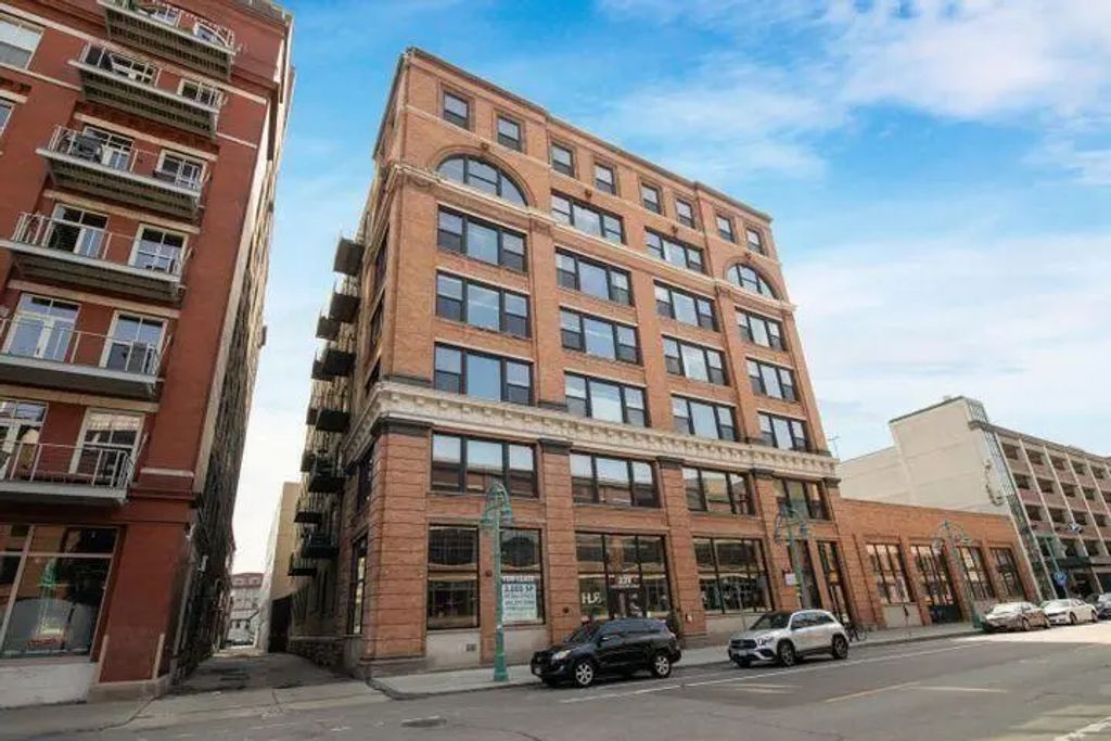 239 E Chicago St 704, Milwaukee